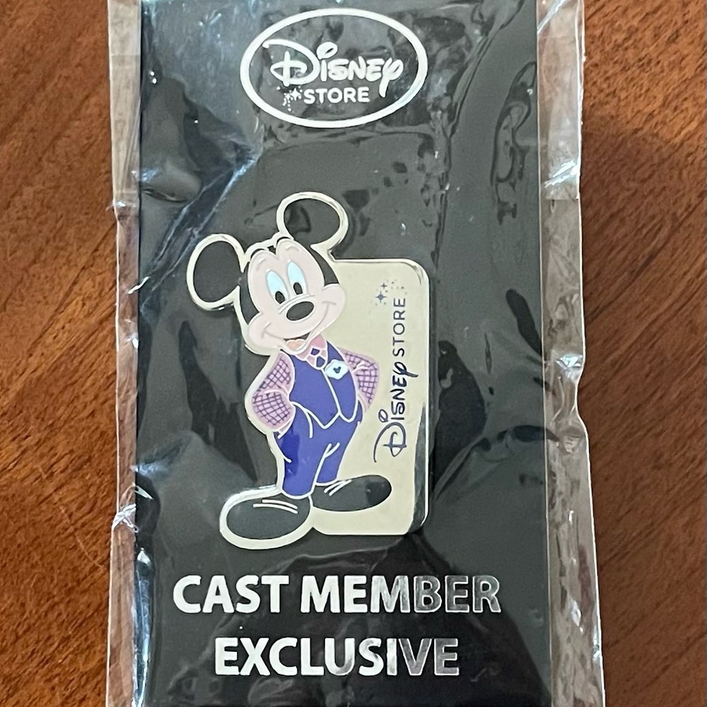 Disney Store Cast Member Exclusive Mickey Mouse Pin